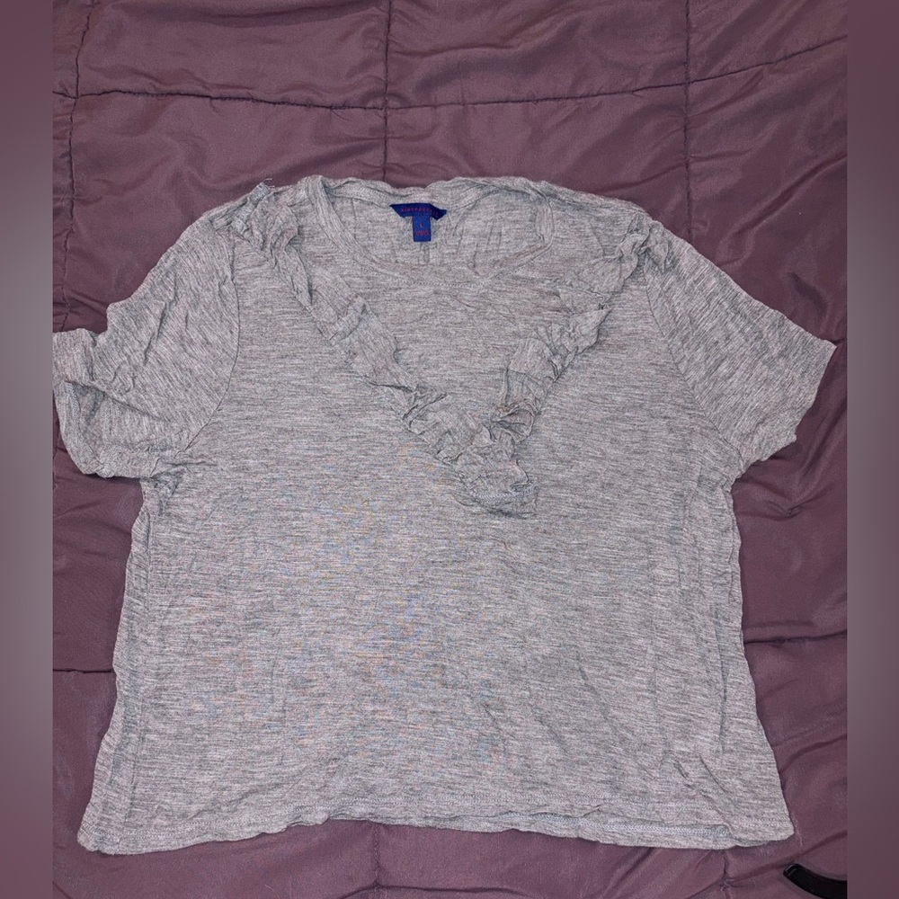 Aeropostale Light Gray Ruffle V-Neck Short Sleeve Tee Women’s Large